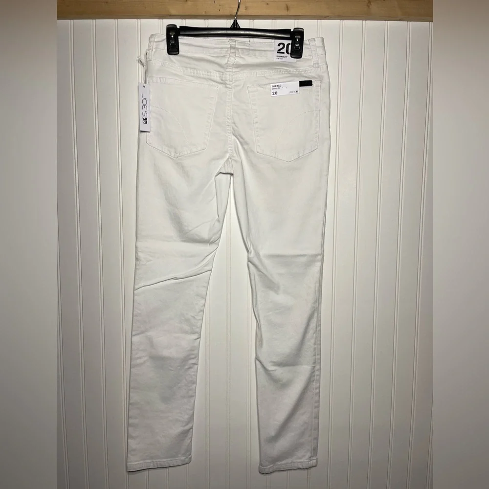 Joe’s Jeans Girls Size 20 Skinny Fit The Rad has some pallet dust on front panel